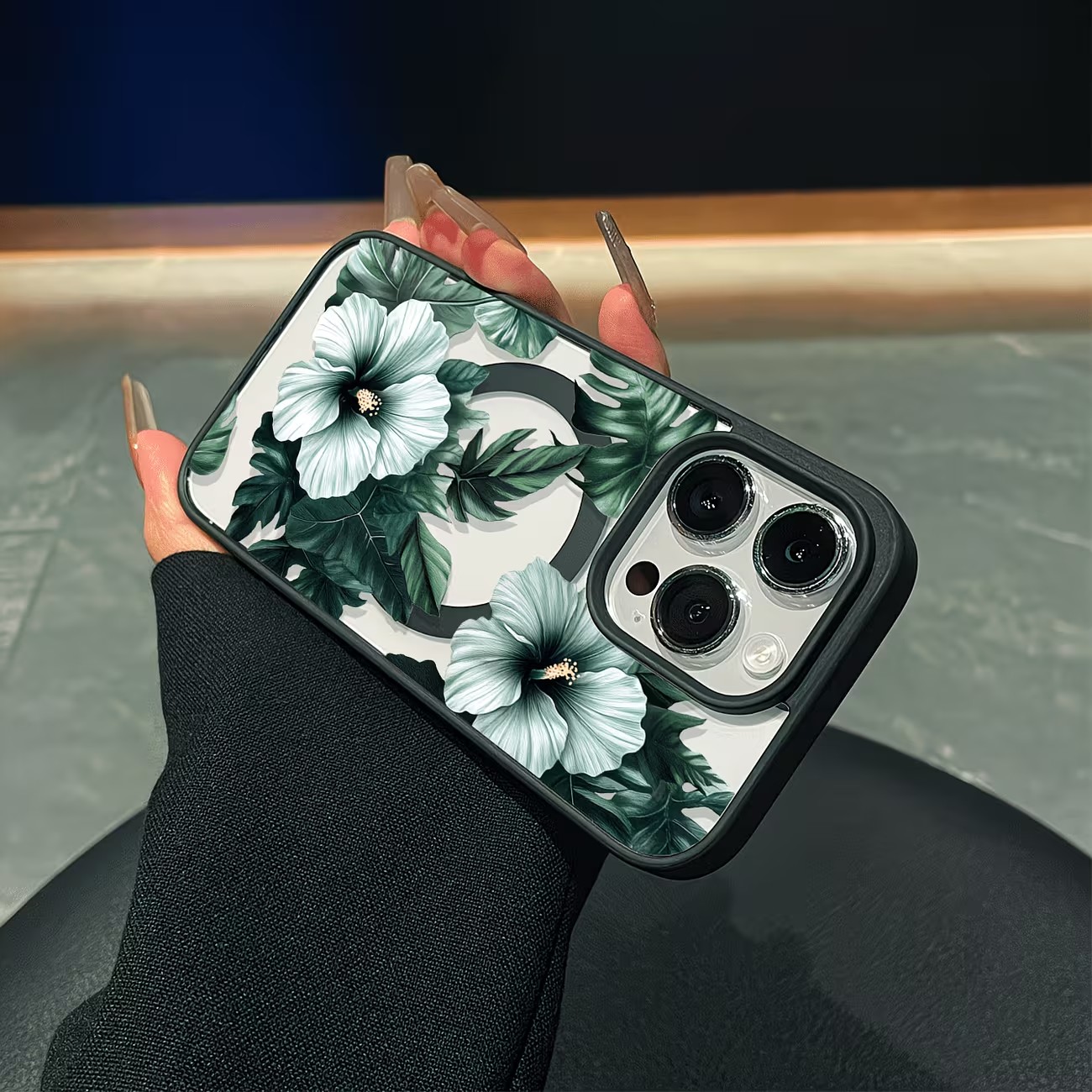 グリーンフローラルプリントのiPhoneケース iPhone - Xo Phone Accessories のレビューと価格
